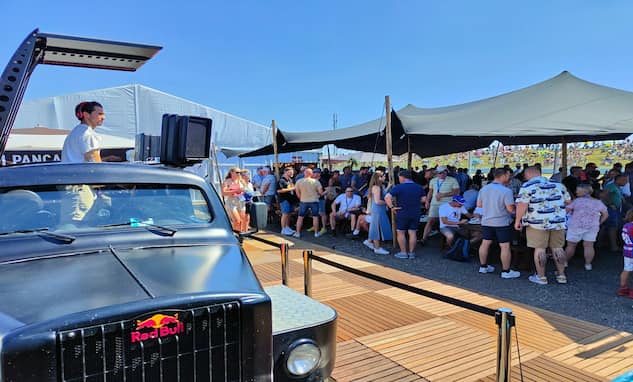 VIP TT Holland House